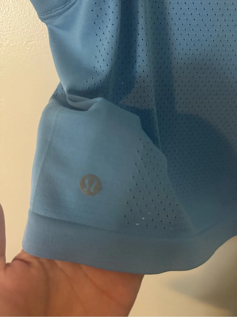 Lululemon Breeze By Muscle Crop Tank Blue M/L
